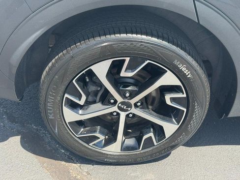 Used 2023 Kia Sportage EX AWD/4WD image 8