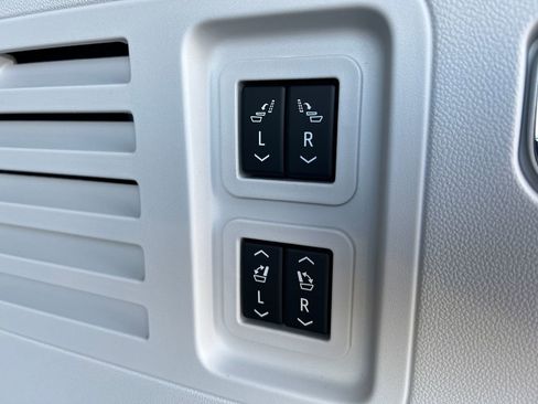 New 2026 GMC Acadia Denali w/ Super Cruise Package image 45