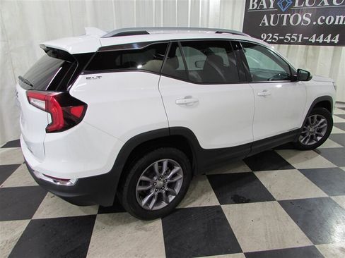 Used 2023 GMC Terrain SLT AWD/4WD image 9