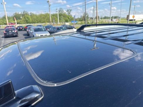 Used 2019 Chevrolet Suburban Premier w/ Premier Plus Edition AWD/4WD image 31