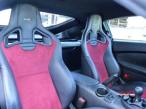 Used 2020 Nissan 370Z NISMO image 19