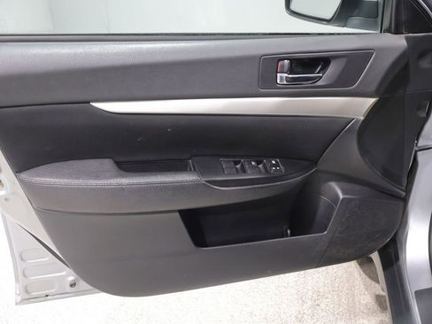 Used 2012 Subaru Outback 2.5i Premium AWD/4WD image 13