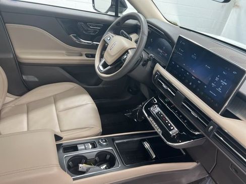 Used 2023 Lincoln Corsair AWD w/ Equipment Group 101A image 25