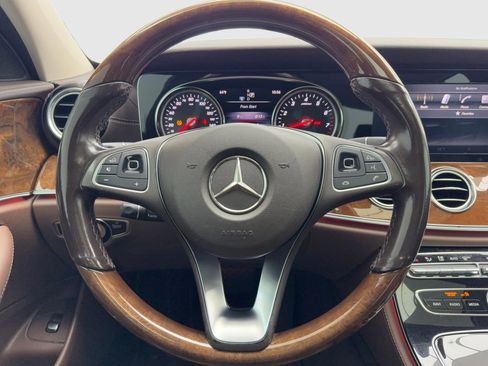 Used 2017 Mercedes-Benz E 300 image 19