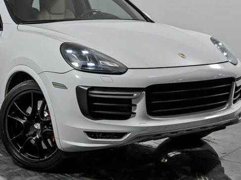 Used 2016 Porsche Cayenne GTS AWD/4WD image 2