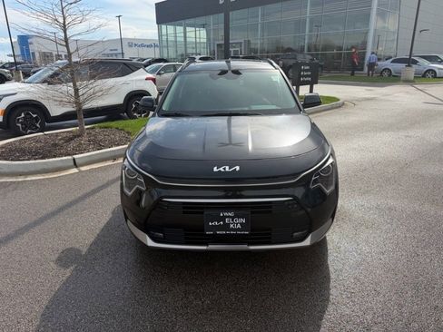 Used 2023 Kia Niro EX Touring FWD image 2