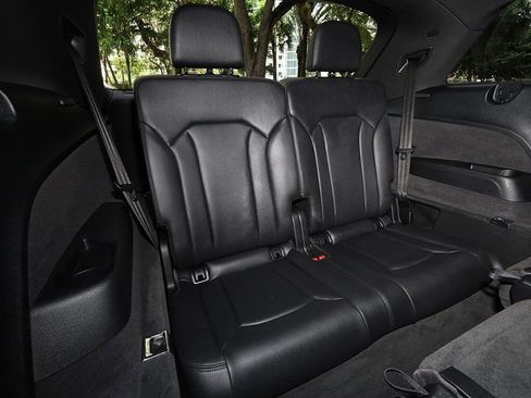 Used 2018 Audi Q7 3.0T Prestige w/ Prestige Package image 8