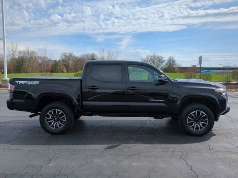 Used 2021 Toyota Tacoma TRD Sport AWD/4WD image 5