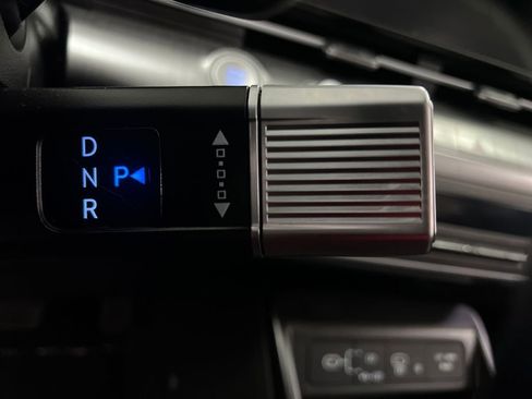 Used 2024 Hyundai Kona Limited AWD/4WD image 26