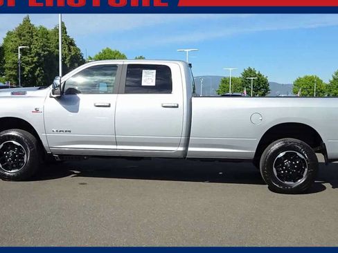New 2026 RAM 3500 Laramie AWD/4WD image 5