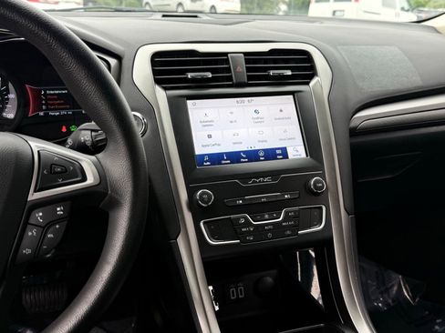 Used 2020 Ford Fusion SE FWD image 33