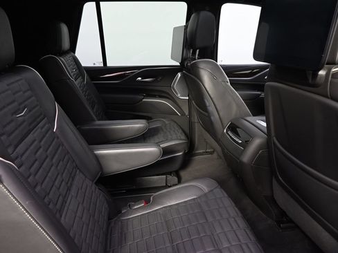 Certified 2023 Cadillac Escalade Sport Platinum AWD/4WD image 18