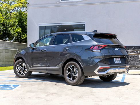 Used 2025 Kia Sportage LX FWD image 10