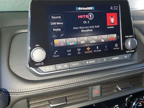 Certified 2025 Nissan Rogue SV w/ SV Premium Package image 18