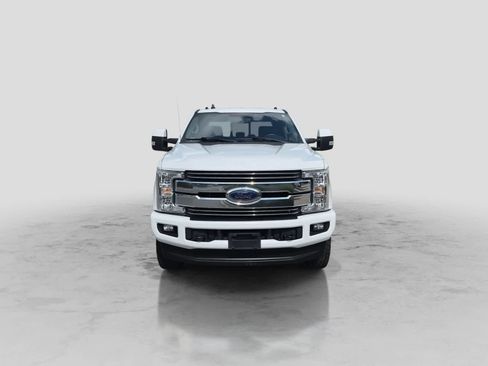 Used 2019 Ford F250 Lariat w/ Lariat Value Package AWD/4WD image 3