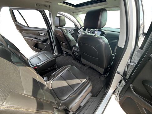 Used 2021 Chevrolet Traverse Premier AWD/4WD image 46