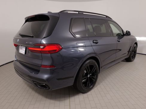 Used 2022 BMW X7 xDrive40i w/ M Sport Package AWD/4WD image 10