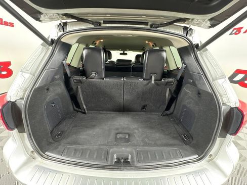 Used 2019 Nissan Pathfinder SL FWD image 54