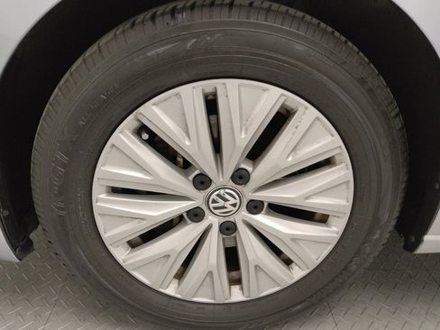 Used 2019 Volkswagen Jetta SE image 31