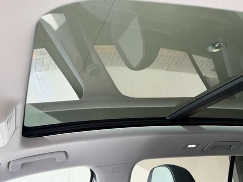 Certified 2026 Volkswagen Tiguan SE FWD image 20