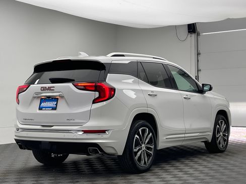 Used 2020 GMC Terrain Denali w/ Denali Premium Package AWD/4WD image 8
