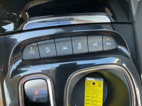 Used 2022 Buick Envision Avenir w/ Technology Package II AWD/4WD image 13