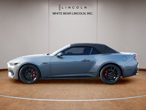 Used 2025 Ford Mustang GT Premium image 8