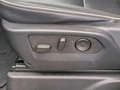 Certified 2024 Chevrolet Suburban Premier image 23