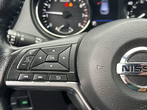 Used 2021 Nissan Rogue Sport SV image 24