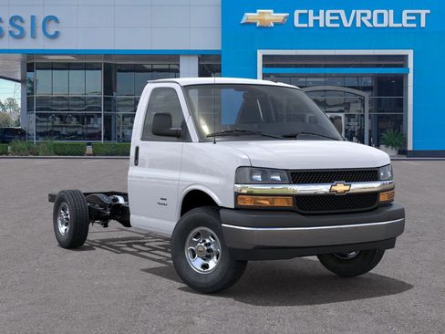 New 2025 Chevrolet Express 3500 w/ Power Convenience Package image 7