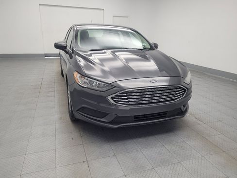Used 2018 Ford Fusion SE FWD image 14