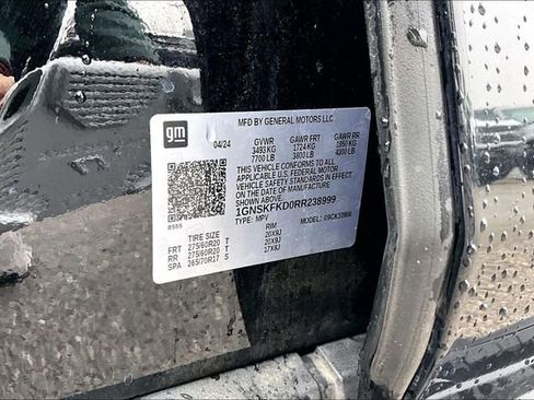 Used 2024 Chevrolet Suburban Premier image 32