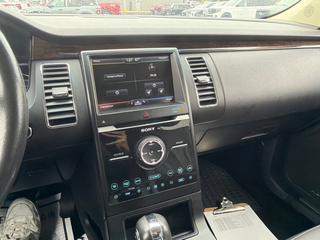 Used 2013 Ford Flex Limited FWD image 17