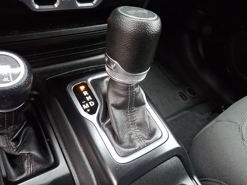 Used 2023 Jeep Wrangler Unlimited Sport AWD/4WD image 15