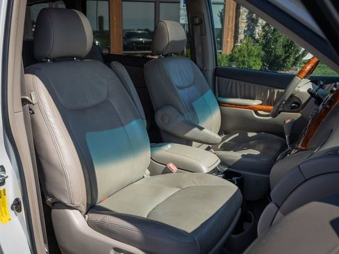 Used 2006 Toyota Sienna XLE Limited FWD image 25