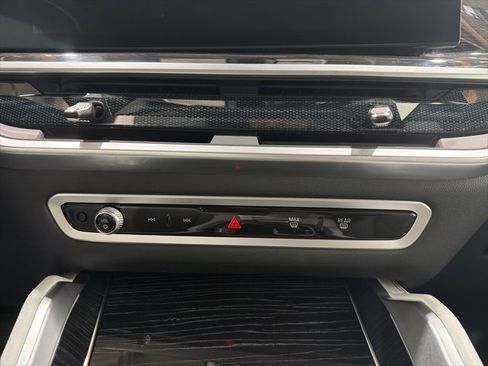 Certified 2024 BMW X6 xDrive40i w/ Executive Package image 36