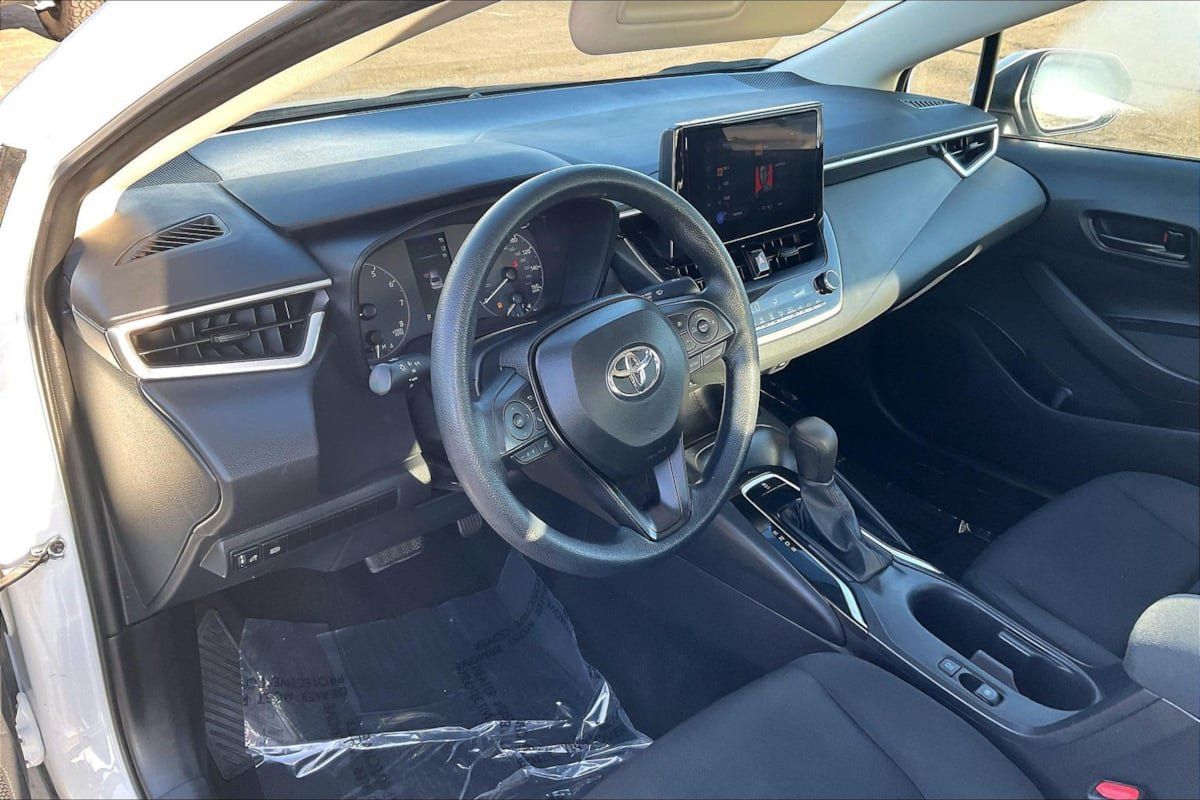 Used 2024 Toyota Corolla LE FWD image 11