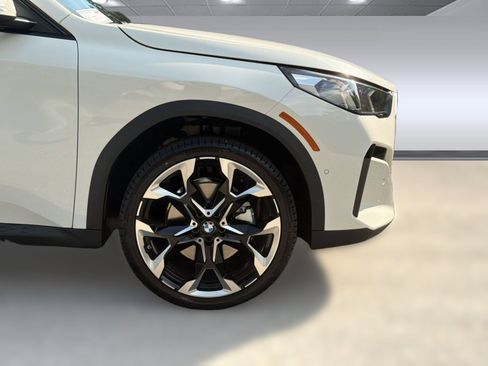 New 2027 BMW X2 xDrive28i AWD/4WD image 12