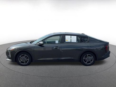 Used 2025 Kia K4 LXS image 9