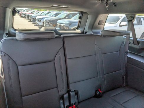 New 2026 Chevrolet Suburban LT w/ Comfort Package AWD/4WD image 8