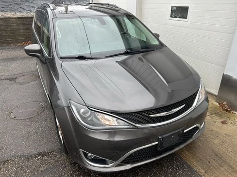 Certified 2017 Chrysler Pacifica Touring-L Plus image 7