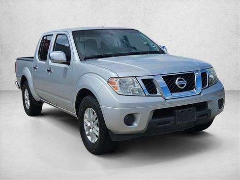 Used 2016 Nissan Frontier SV RWD image 3