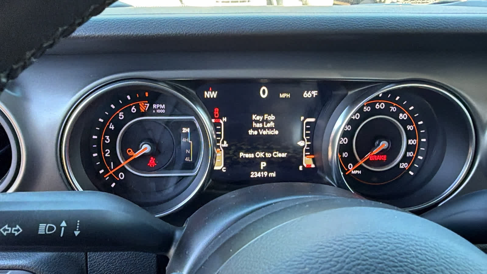 Used 2023 Jeep Gladiator Sport AWD/4WD image 11