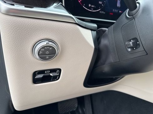 Certified 2025 Mercedes-Benz GLC 300 4MATIC image 16