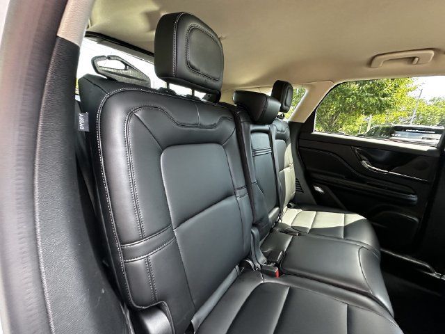 Certified 2024 Lincoln Corsair AWD image 37