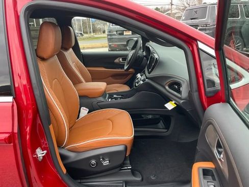 New 2026 Chrysler Pacifica Pinnacle AWD/4WD image 27