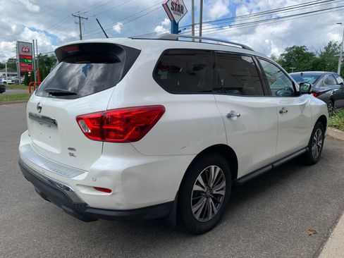 Used 2018 Nissan Pathfinder SL AWD/4WD image 7