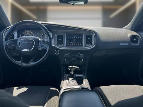 Used 2022 Dodge Charger SXT RWD image 9
