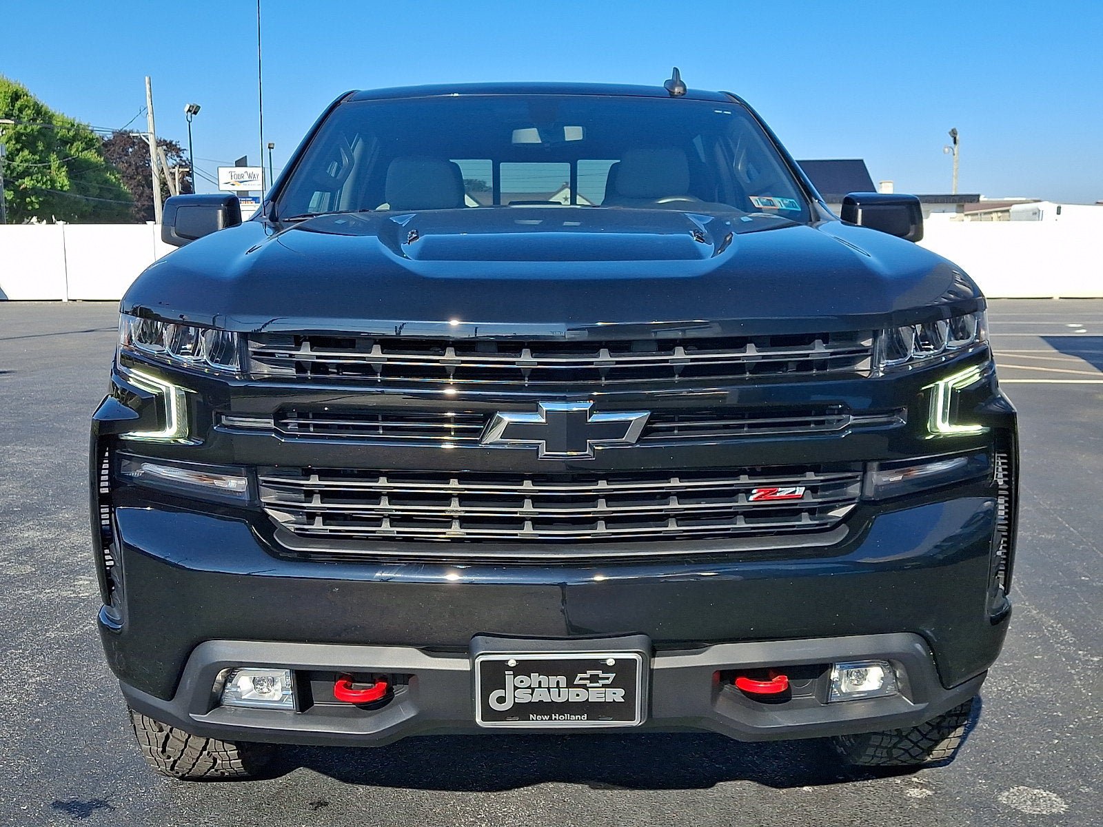 Used 2022 Chevrolet Silverado 1500 LT Trail Boss w/ Convenience Package II AWD/4WD image 2