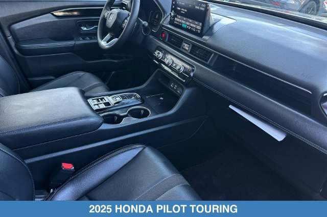 Certified 2025 Honda Pilot Touring image 19
